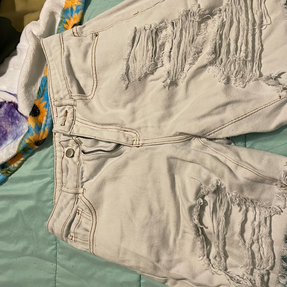 LIGHTLY WORN white/black bermuda shorts